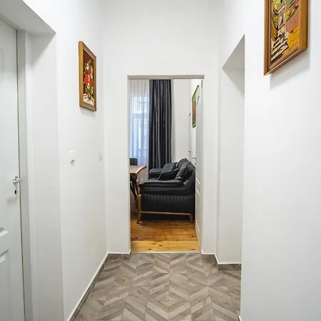 Gallery Center Апартамент *